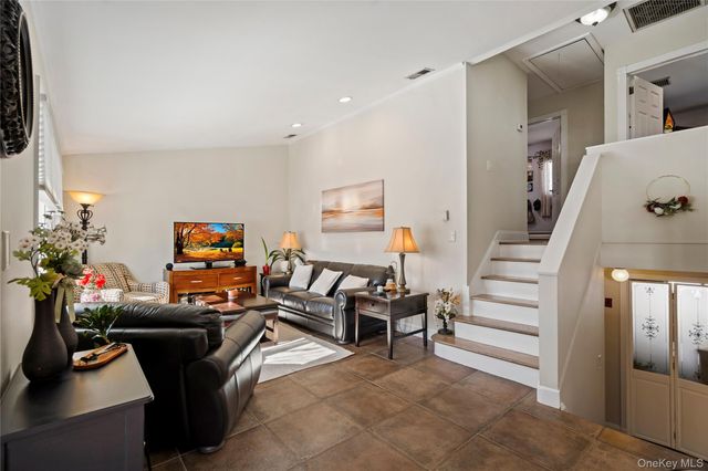 237 Linden Street, Massapequa Park, NY 11762