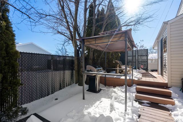 237 Linden Street, Massapequa Park, NY 11762