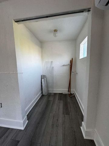 1121 NW 40th St 4, Miami, FL 33127