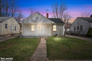 18933 Kingsville Street, Harper Woods, MI 48225