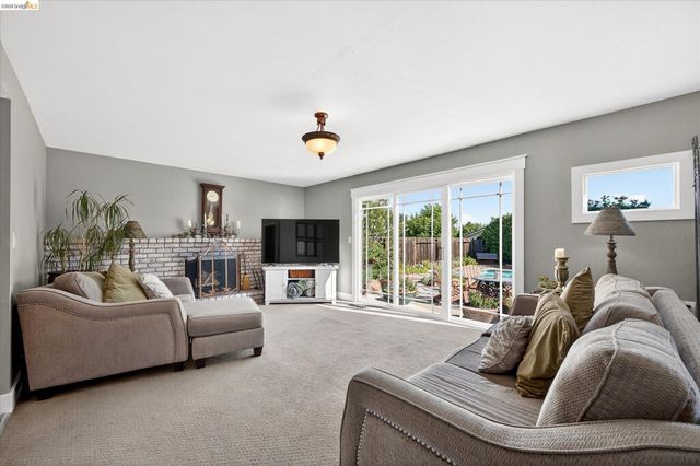 2458 Grimsby Dr, Antioch, CA 94509