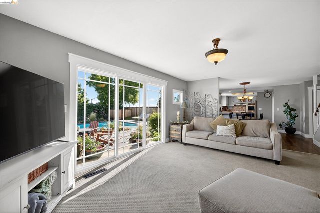 2458 Grimsby Dr, Antioch, CA 94509