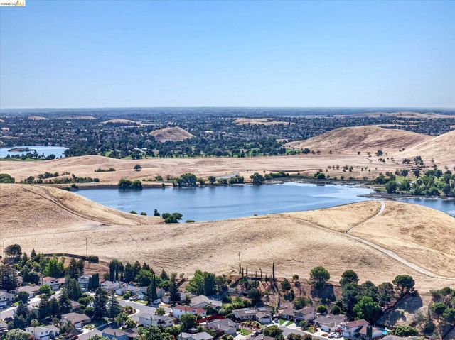 2458 Grimsby Dr, Antioch, CA 94509