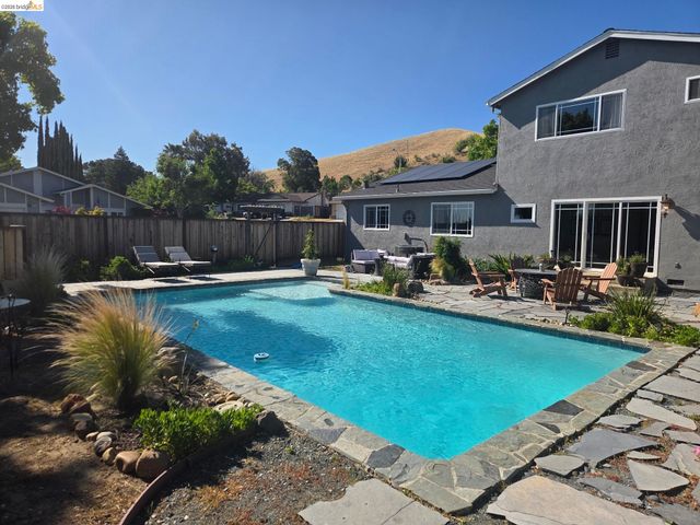 2458 Grimsby Dr, Antioch, CA 94509