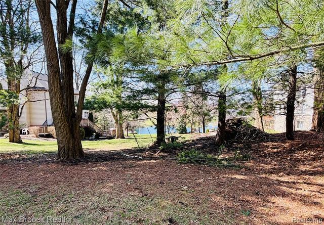 1840 Wexport Lane, Commerce Twp, MI 48382