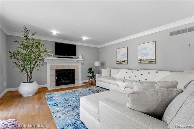 1840 Wexport Lane, Commerce Twp, MI 48382