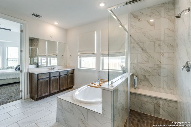 109 Willow Oak, Floresville, TX 78114