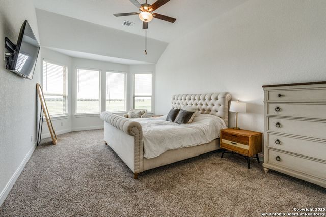 109 Willow Oak, Floresville, TX 78114
