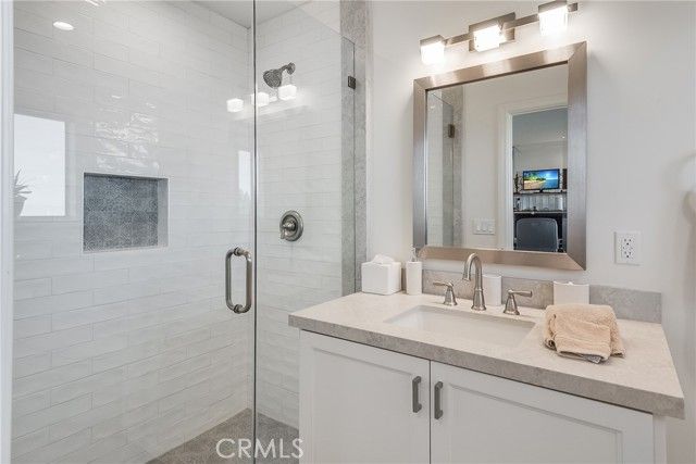 3300 Crownview Drive, Rancho Palos Verdes, CA 90275