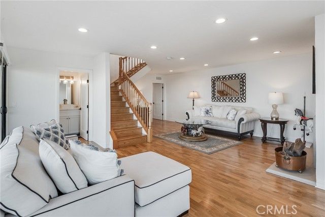 3300 Crownview Drive, Rancho Palos Verdes, CA 90275