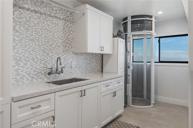 3300 Crownview Drive, Rancho Palos Verdes, CA 90275