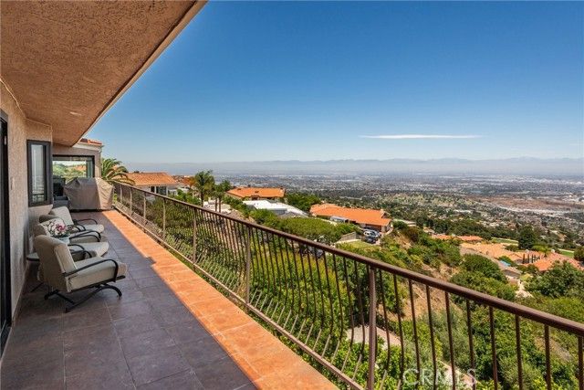 3300 Crownview Drive, Rancho Palos Verdes, CA 90275