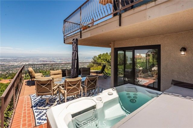 3300 Crownview Drive, Rancho Palos Verdes, CA 90275