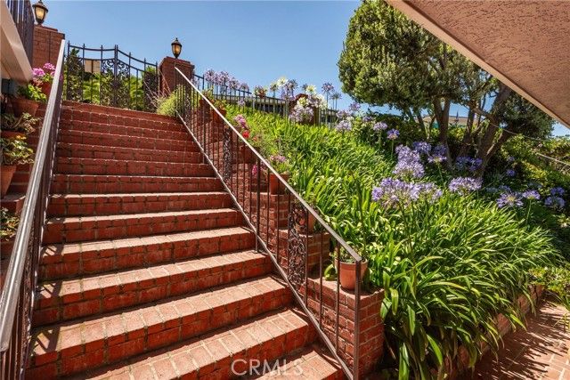 3300 Crownview Drive, Rancho Palos Verdes, CA 90275