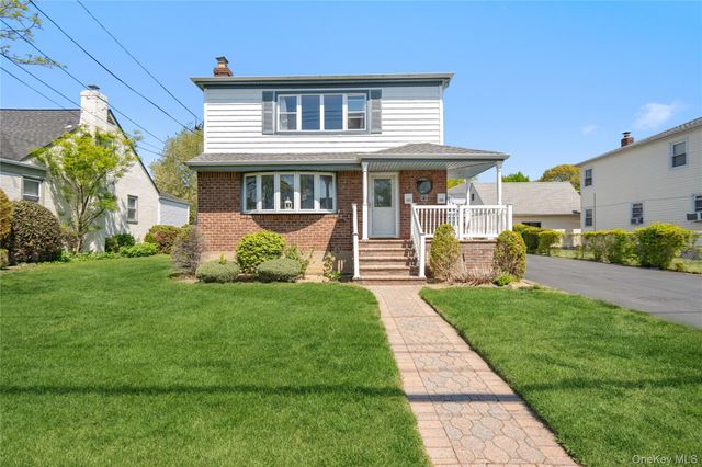 77 Hendrickson Avenue, Lynbrook, NY 11563