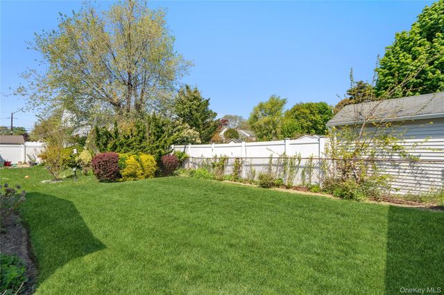 77 Hendrickson Avenue, Lynbrook, NY 11563