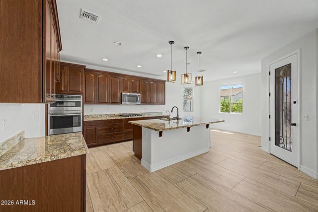 3773 W ABRAMS Drive, New River, AZ 85087