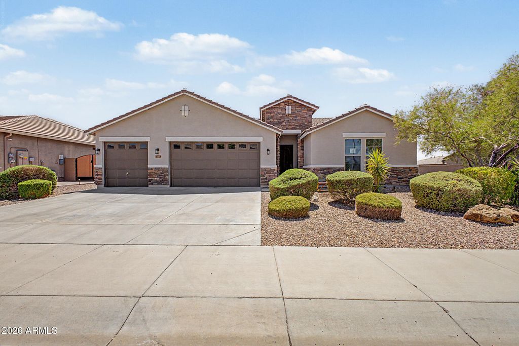 3773 W ABRAMS Drive, New River, AZ 85087