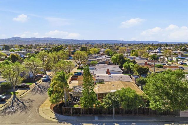1761 Klamath Avenue, San Mateo, CA 94403