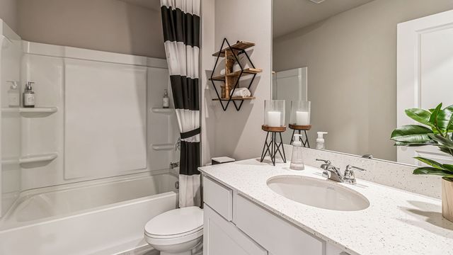 2204 E Trail Ridge Place, Indianola, IA 50125