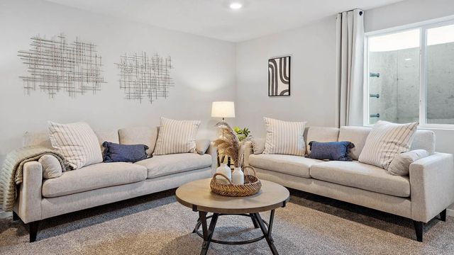 2204 E Trail Ridge Place, Indianola, IA 50125