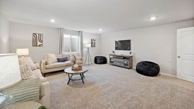2204 E Trail Ridge Place, Indianola, IA 50125