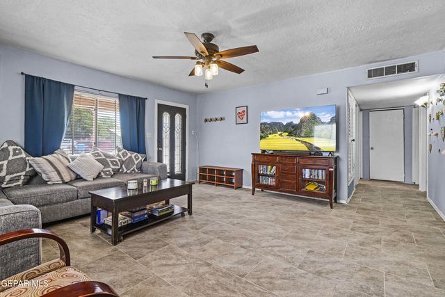 880 Delhi Drive, Socorro, TX 79927