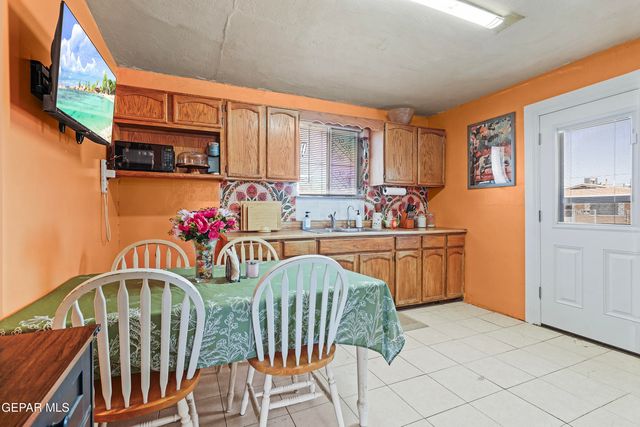 880 Delhi Drive, Socorro, TX 79927