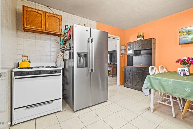 880 Delhi Drive, Socorro, TX 79927