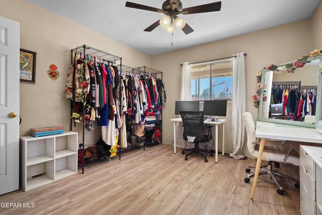 880 Delhi Drive, Socorro, TX 79927