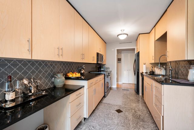 44 Park Lane 223, Park Ridge, IL 60068