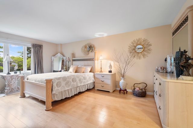 44 Park Lane 223, Park Ridge, IL 60068