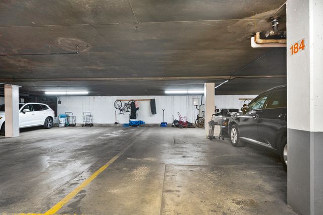 44 Park Lane 223, Park Ridge, IL 60068