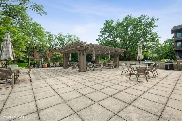 44 Park Lane 223, Park Ridge, IL 60068