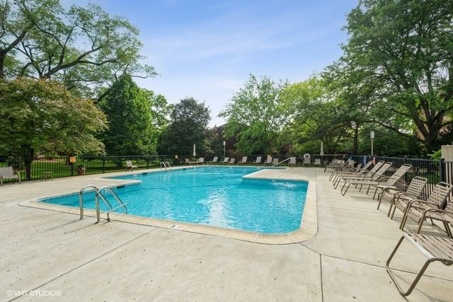 44 Park Lane 223, Park Ridge, IL 60068