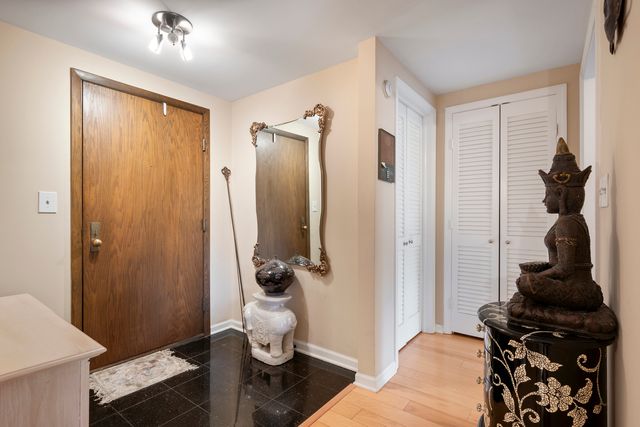 44 Park Lane 223, Park Ridge, IL 60068