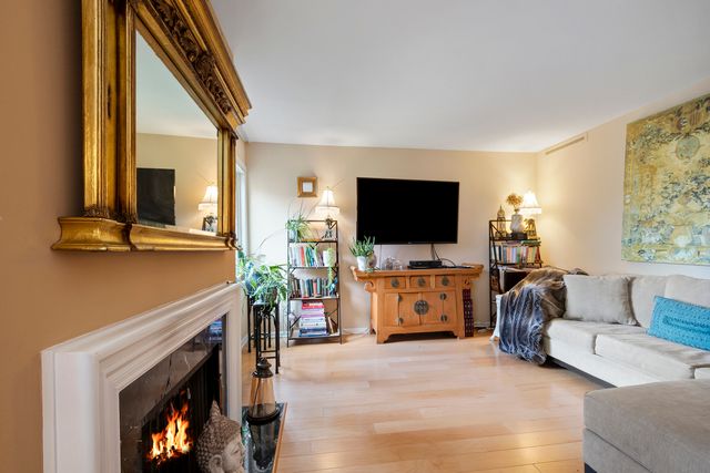 44 Park Lane 223, Park Ridge, IL 60068