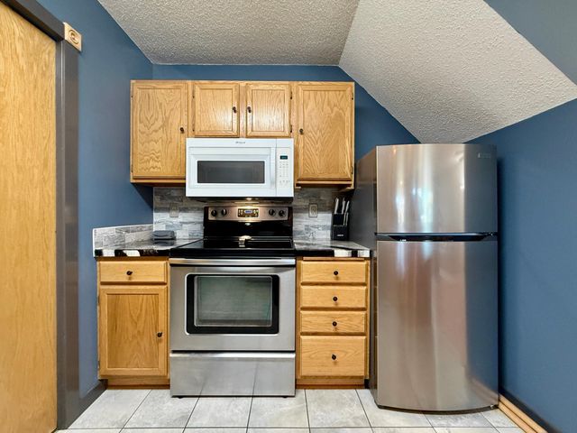 13161 Meadowood Way NW 123, Coon Rapids, MN 55448