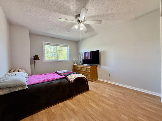 13161 Meadowood Way NW 123, Coon Rapids, MN 55448