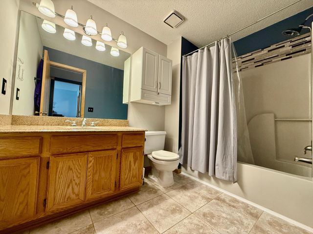 13161 Meadowood Way NW 123, Coon Rapids, MN 55448