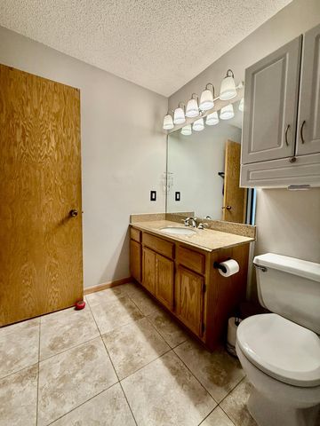 13161 Meadowood Way NW 123, Coon Rapids, MN 55448