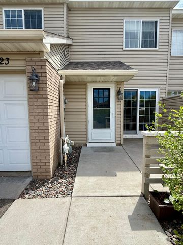 13161 Meadowood Way NW 123, Coon Rapids, MN 55448