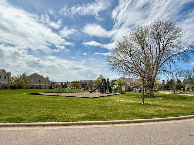 13161 Meadowood Way NW 123, Coon Rapids, MN 55448