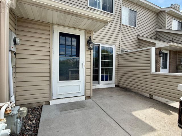 13161 Meadowood Way NW 123, Coon Rapids, MN 55448