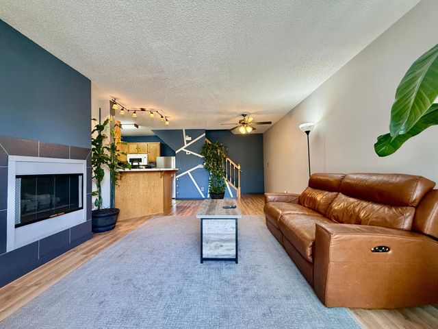 13161 Meadowood Way NW 123, Coon Rapids, MN 55448