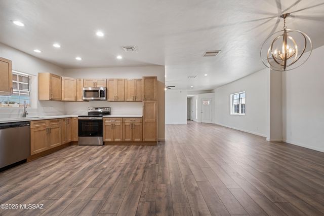 8323 W Tangerine Road, Marana, AZ 85658