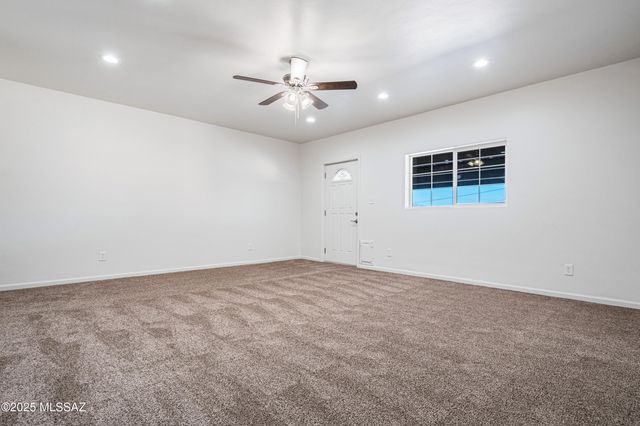 8323 W Tangerine Road, Marana, AZ 85658