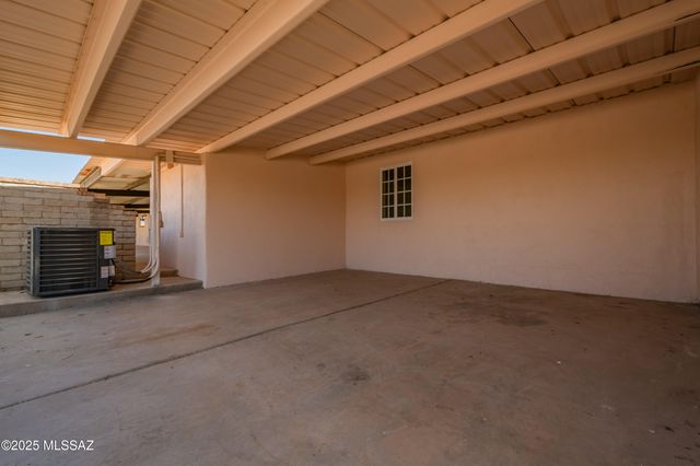 8323 W Tangerine Road, Marana, AZ 85658