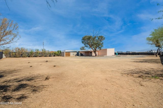 8323 W Tangerine Road, Marana, AZ 85658