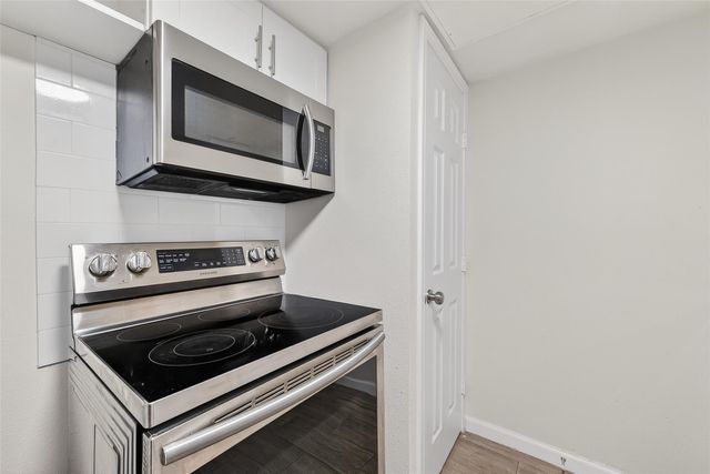 811 Threadneedle Street 258, Houston, TX 77079